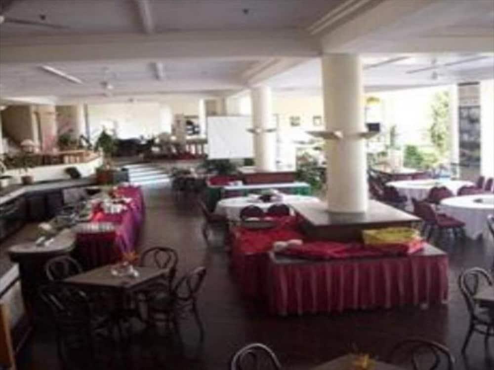 The Orient Star Resort לומוט מראה חיצוני תמונה
