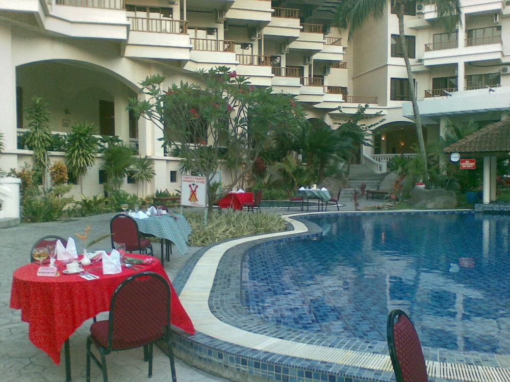 The Orient Star Resort לומוט מראה חיצוני תמונה