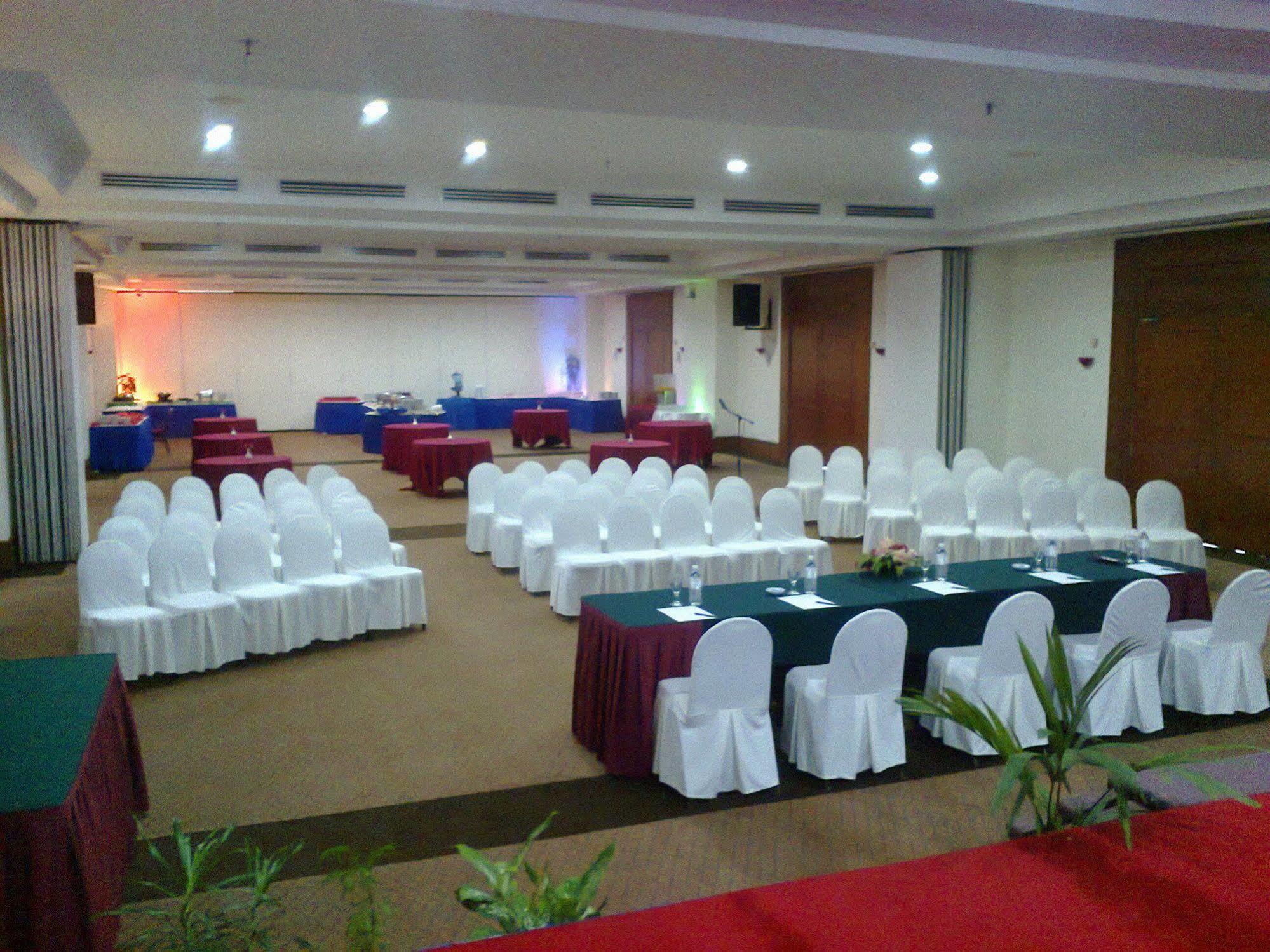 The Orient Star Resort לומוט מראה חיצוני תמונה