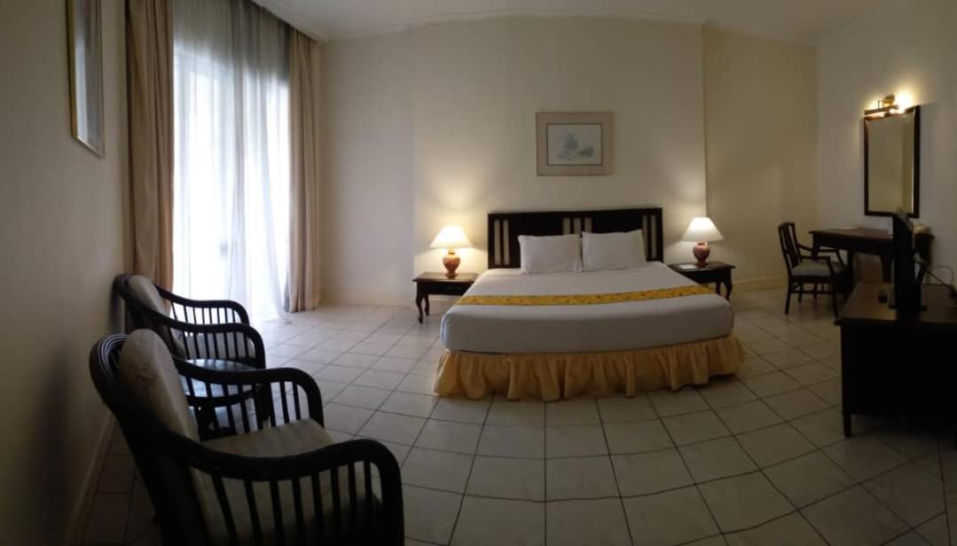 The Orient Star Resort לומוט מראה חיצוני תמונה